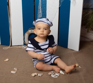 Séance photo bébé assis